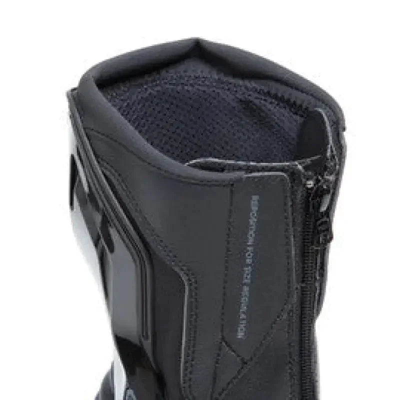 Stiefel Nexus 2